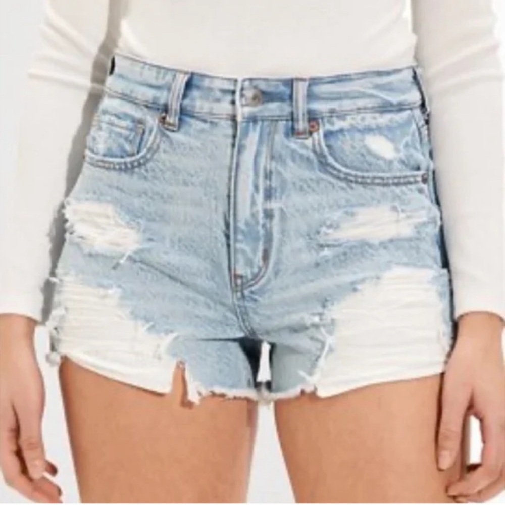 AMERICAN EAGLE Comfort Stretch Ripped Mom Shorts